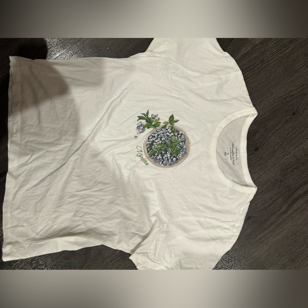 Abercrombie baby tee